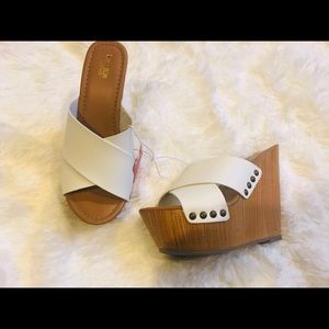 MOSSIMO SUPPLY CO. Mules